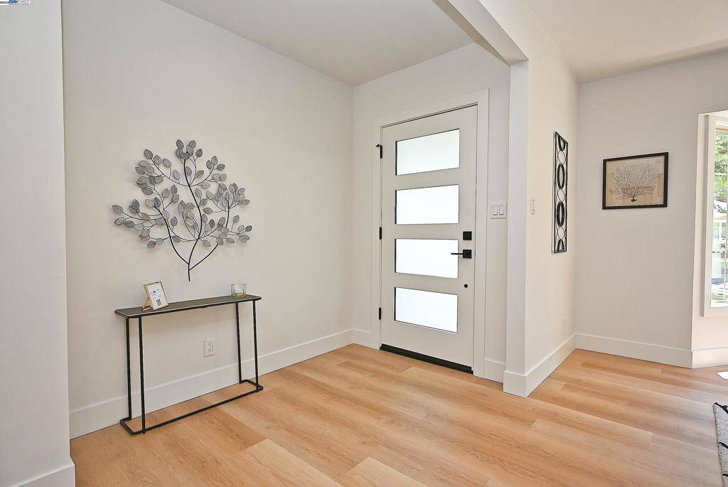 Walnut Creek, CA 94597,3208 McNutt