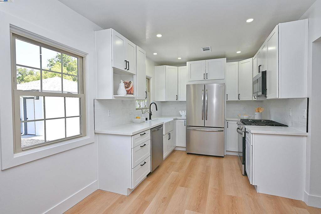 Walnut Creek, CA 94597,3208 McNutt