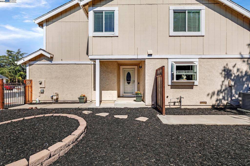 Livermore, CA 94551,5487 Treeflower Dr