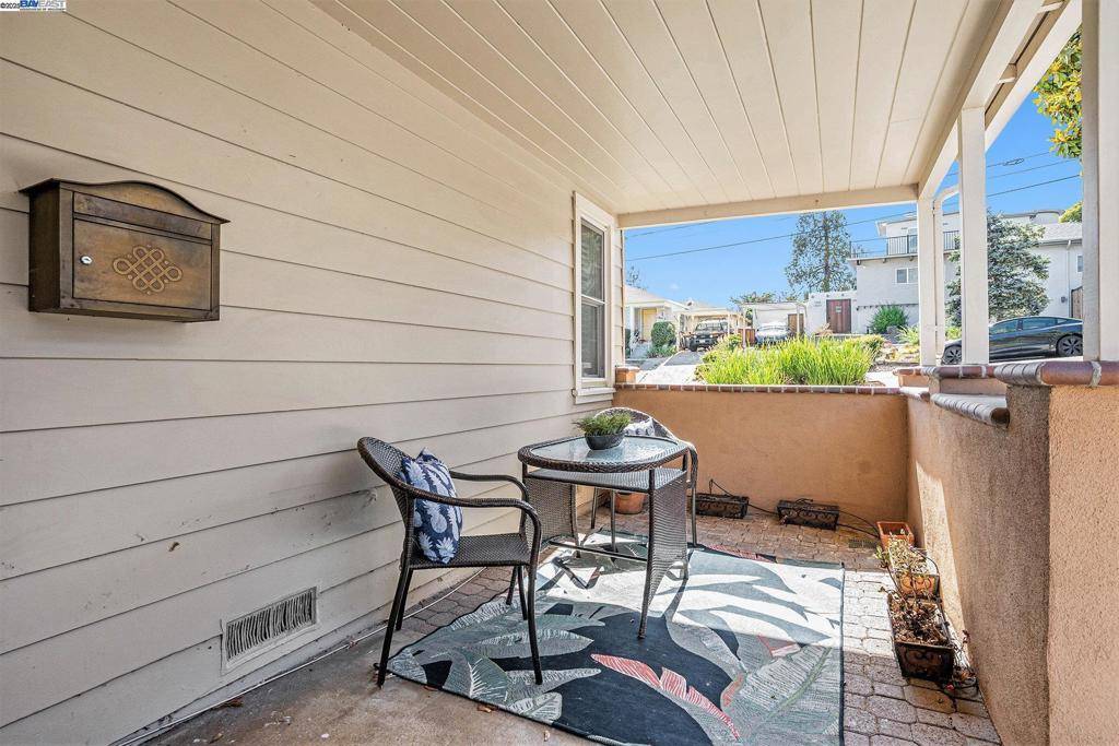 Castro Valley, CA 94546,18890 Santa Maria Ave