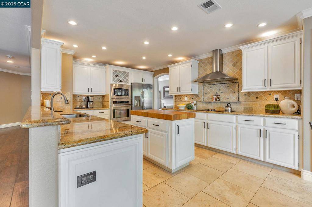 668 Sun Tree Ct Danville, CA 94506