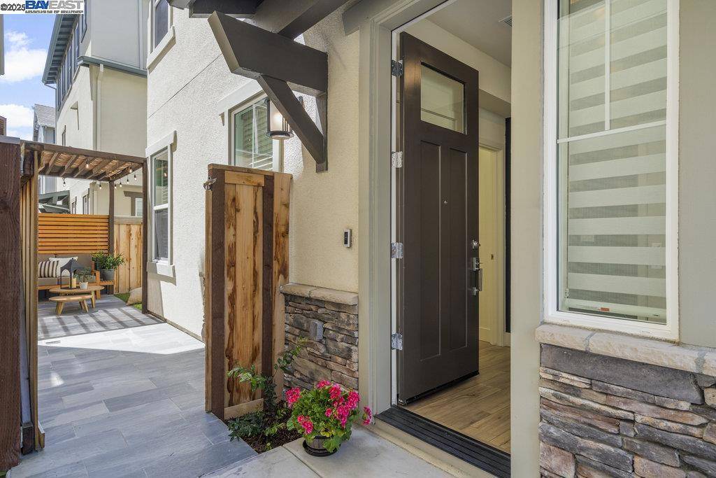 Newark, CA 94560,8918 Rudder Way