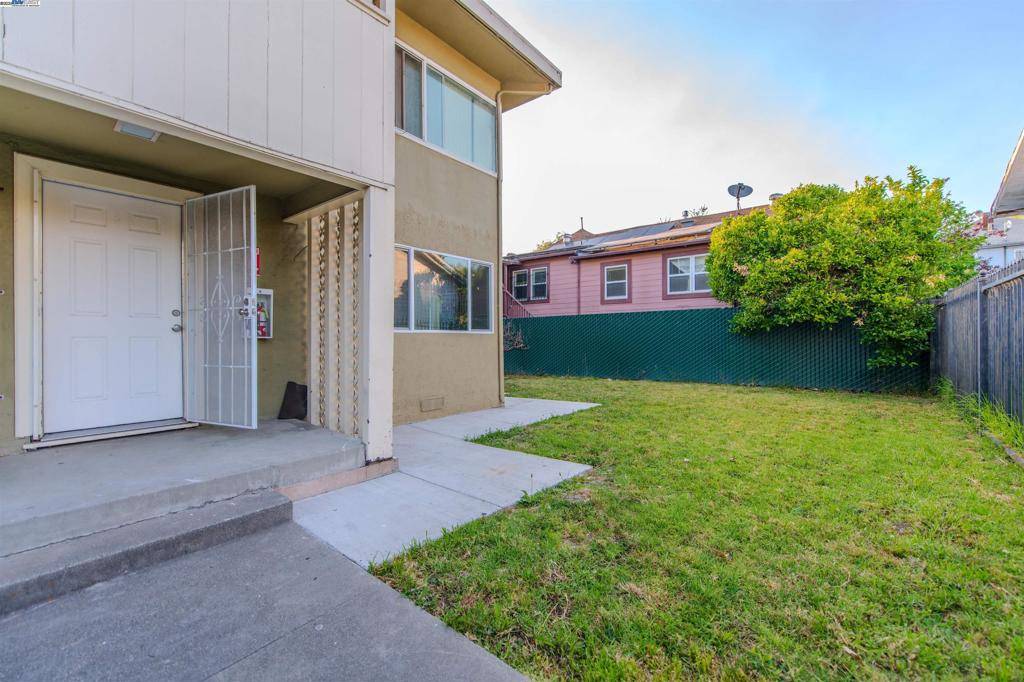 Berkeley, CA 94703,1815 Fairview St