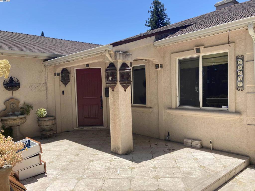 Castro Valley, CA 94546,22007 Orange Ave