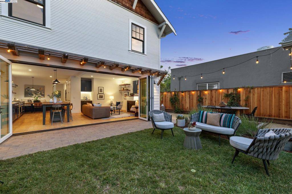 Oakland, CA 94618,5472 KALES AVENUE