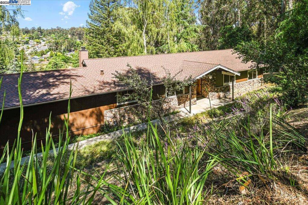 Oakland, CA 94605,11110 Monan St