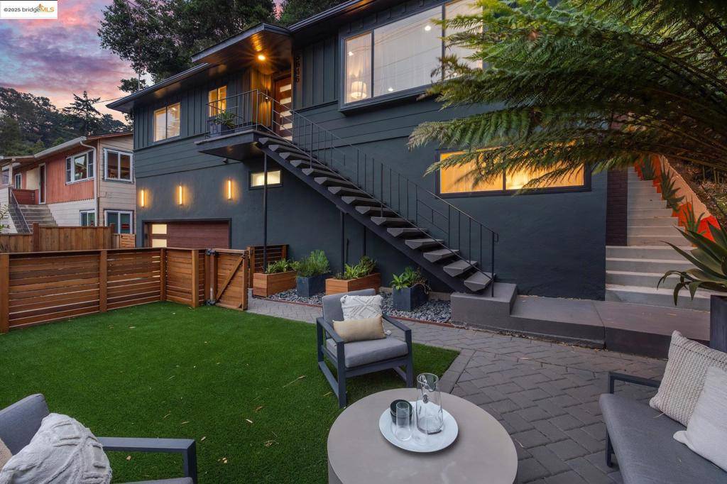 Oakland, CA 94611,5646 Thornhill Dr