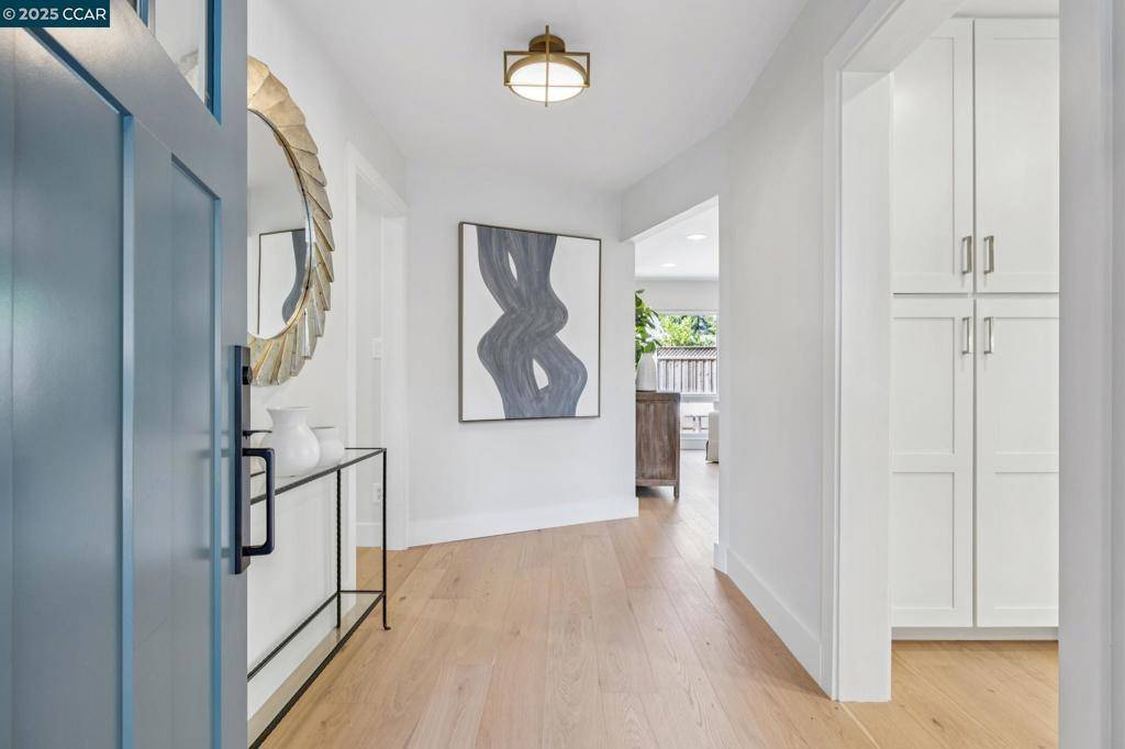 Menlo Park, CA 94025,241 E Creek Dr