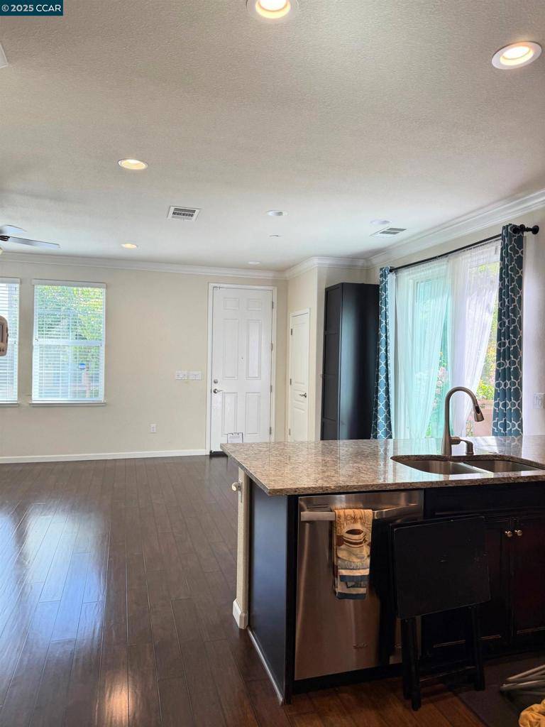 Martinez, CA 94553,221 Southpark Ct