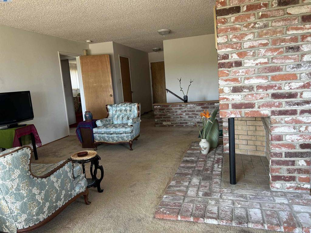 Castro Valley, CA 94546,18393 Pepper St