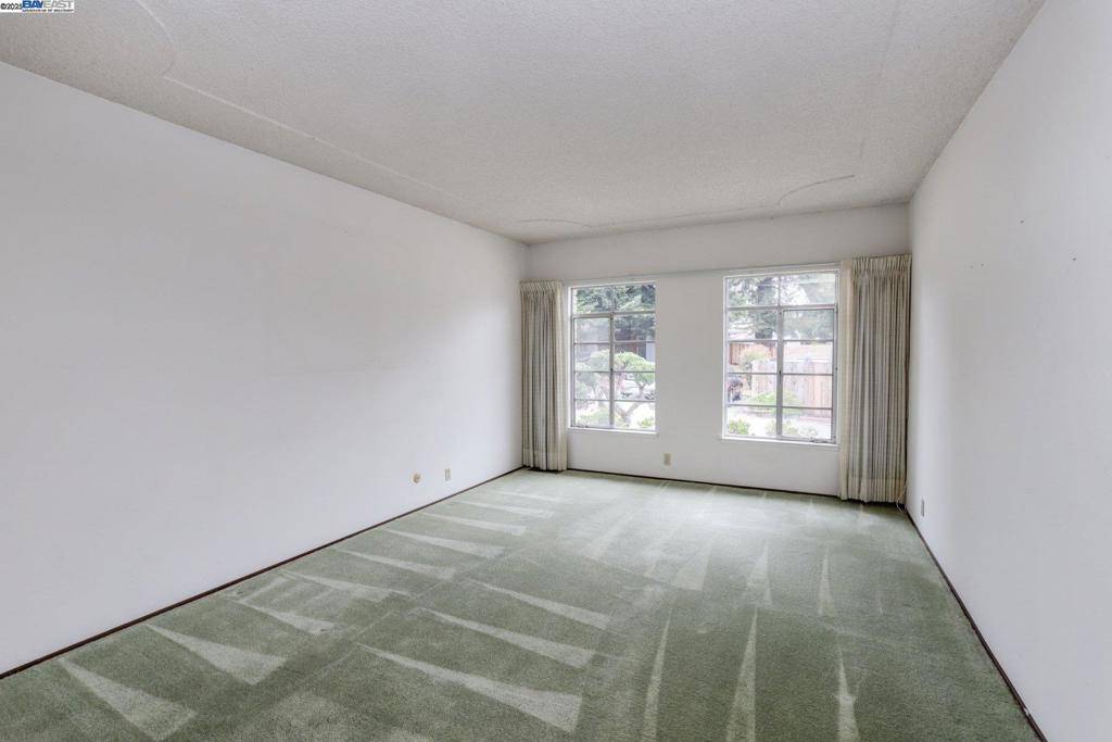 Castro Valley, CA 94546,19427 Forest Pl