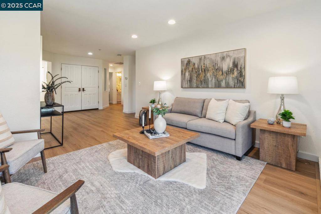 Walnut Creek, CA 94595,4372 Terra Granada Dr #4A