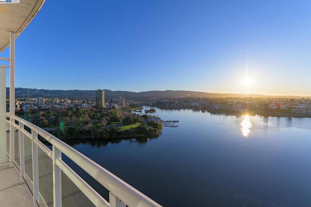 Oakland, CA 94612,1 Lakeside