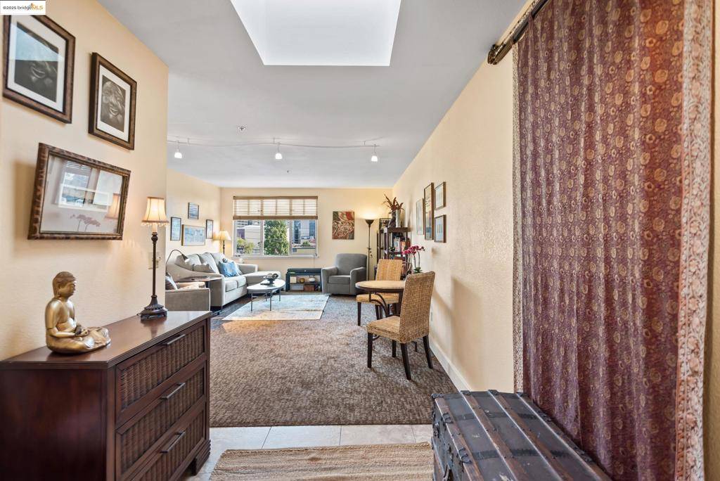Oakland, CA 94612,2407 Telegraph Ave #504