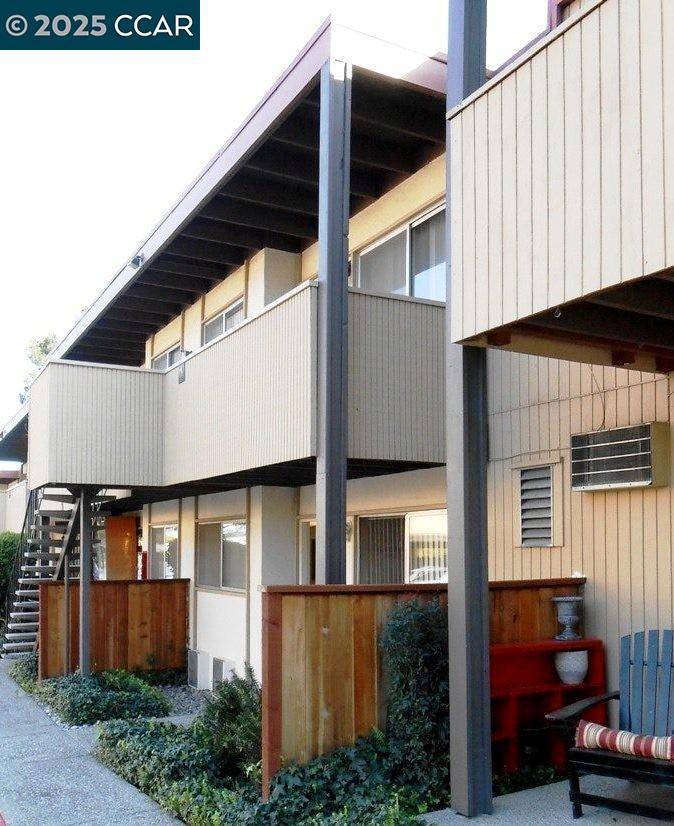 Walnut Creek, CA 94595,1195 Saranap Ave