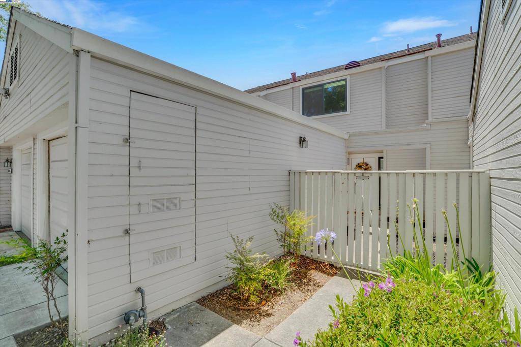 Richmond, CA 94806,2417 Groveview Ct