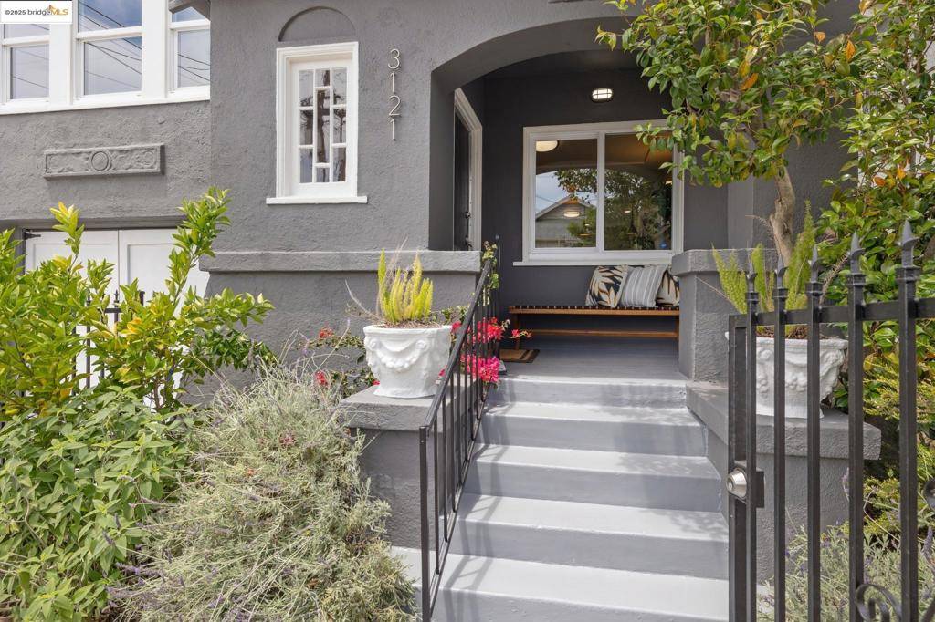 Oakland, CA 94619-1825,3121 Minna