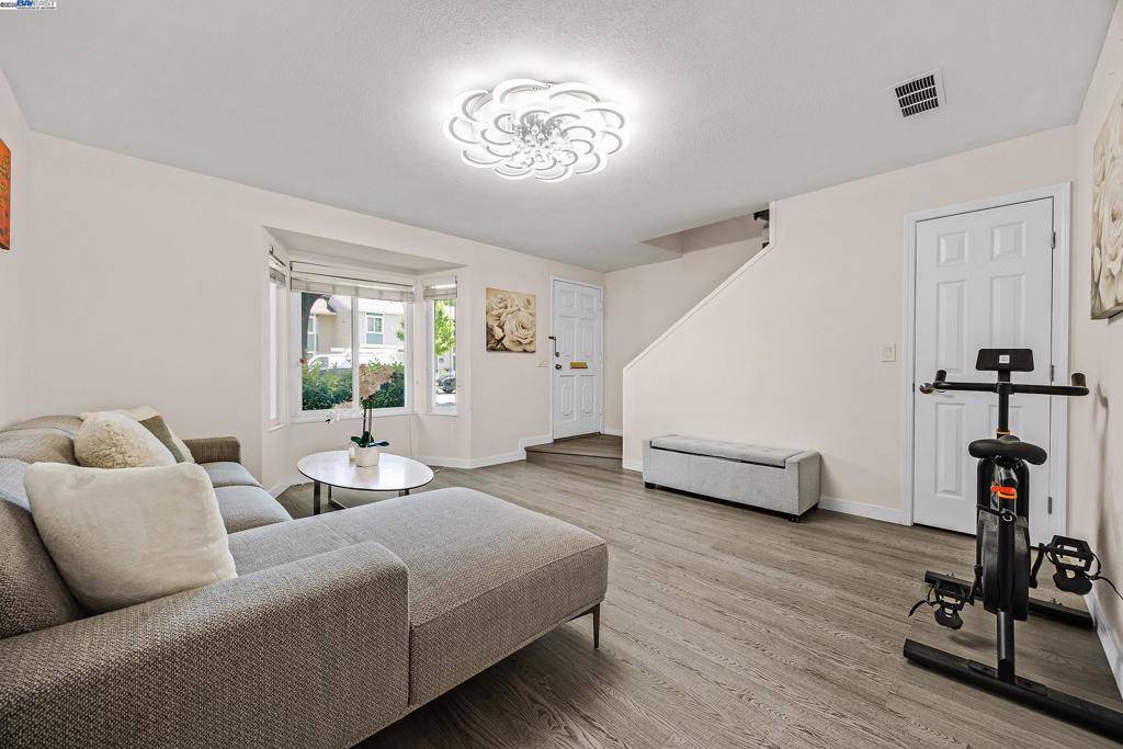 Concord, CA 94520,1241 Pine Creek Way #F