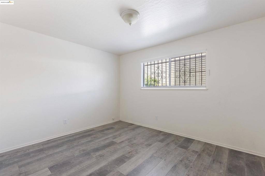 Oakland, CA 94603,9918 Walnut St