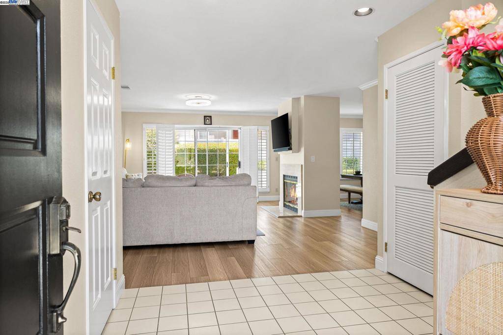 Pleasanton, CA 94588,5574 Baldwin Way