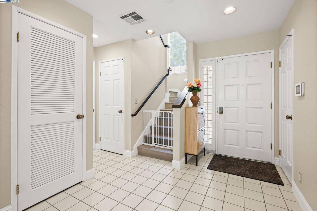 Pleasanton, CA 94588,5574 Baldwin Way