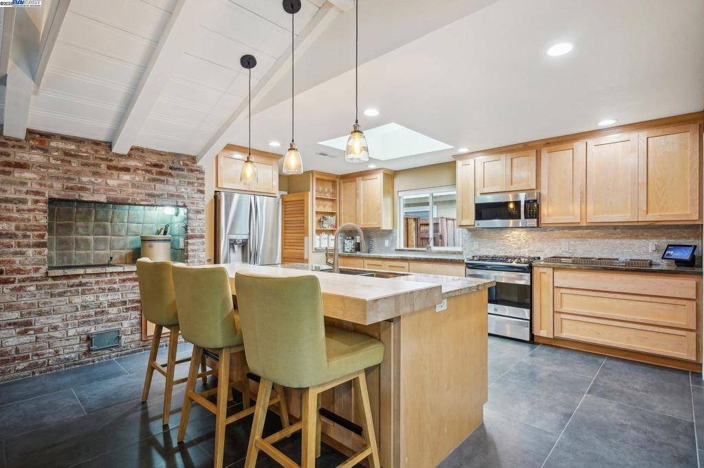 Fremont, CA 94536,295 Hillview Dr