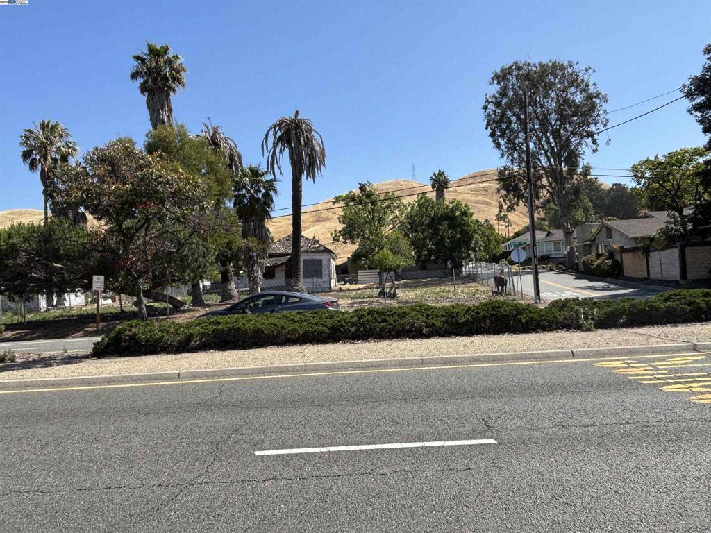 Fremont, CA 94539,41252 Mission Blvd