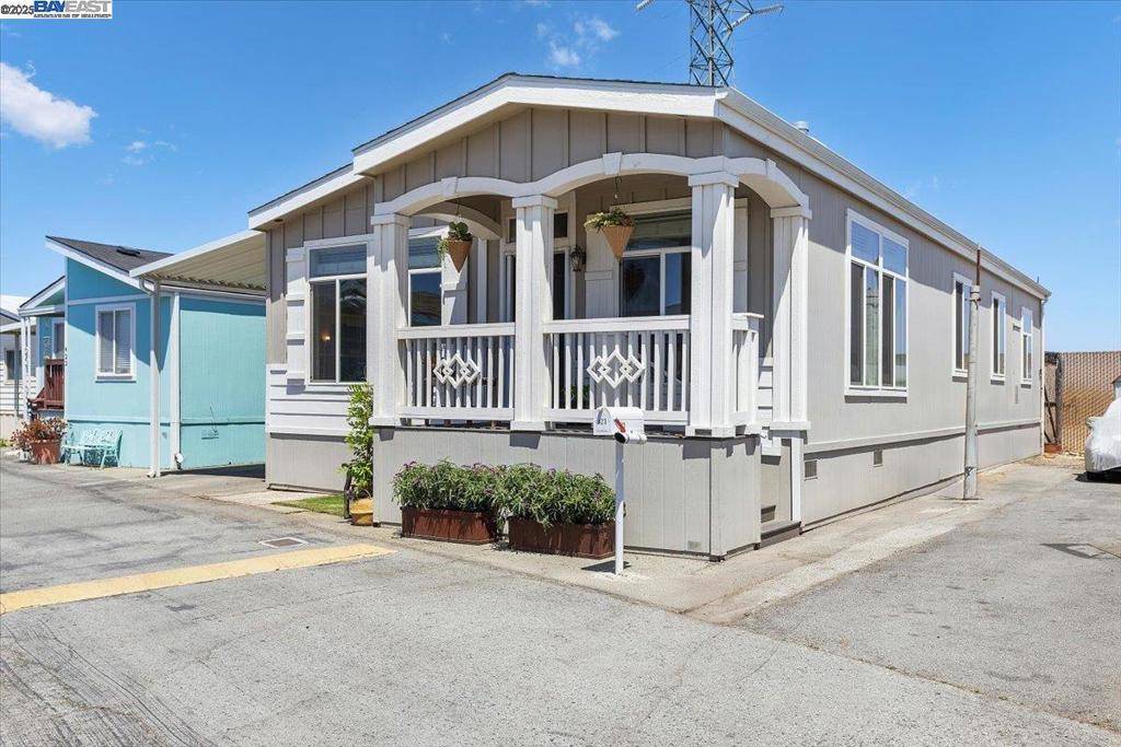 Redwood City, CA 94063,3015 E Bayshore Road #423