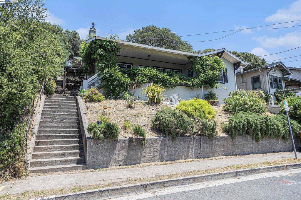 Martinez, CA 94553,925 GRANDVIEW AVE