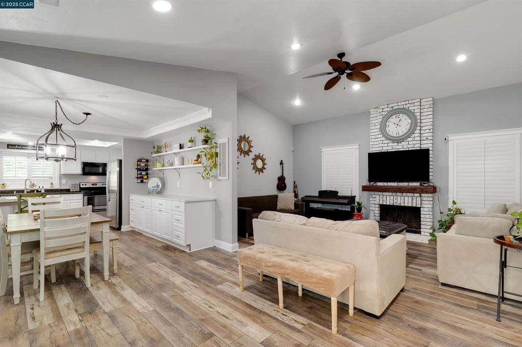 Pittsburg, CA 94565,2201 Glenmount Dr
