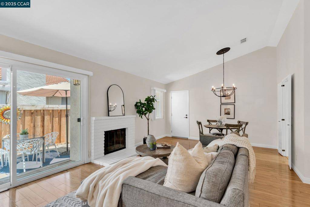 Clayton, CA 94517-1627,7 CLARK CREEK CIRCLE