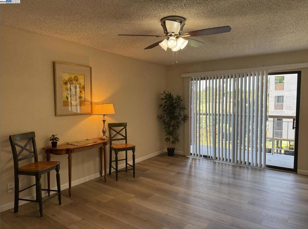 Walnut Creek, CA 94596,430 N Civic Dr #407