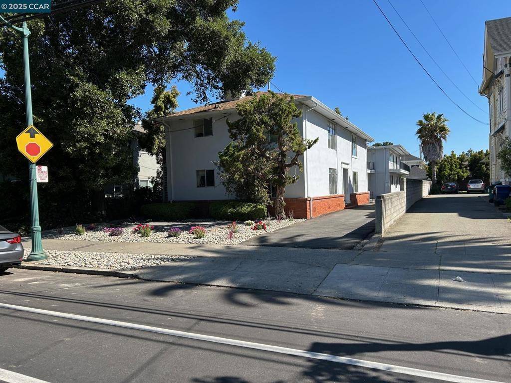 Alameda, CA 94501,2057 Central