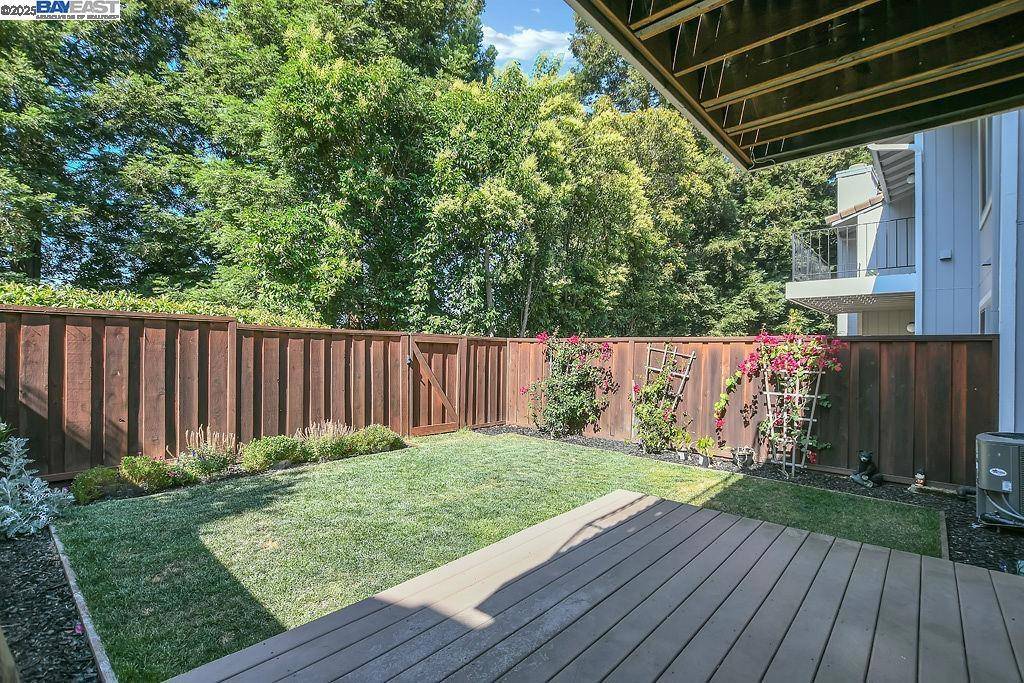 Martinez, CA 94553,235 Via Pinada Ln