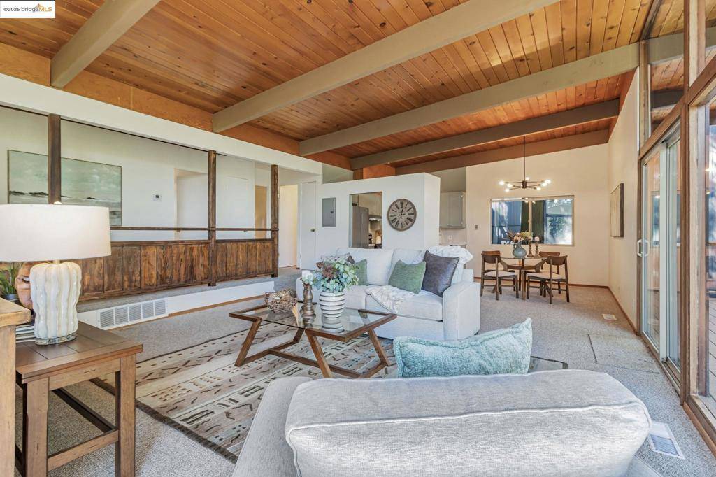 Oakland, CA 94611,6335 Girvin Dr
