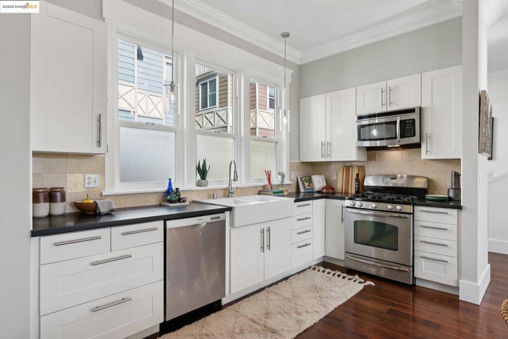 Oakland, CA 94608-2332,1095 60th Street