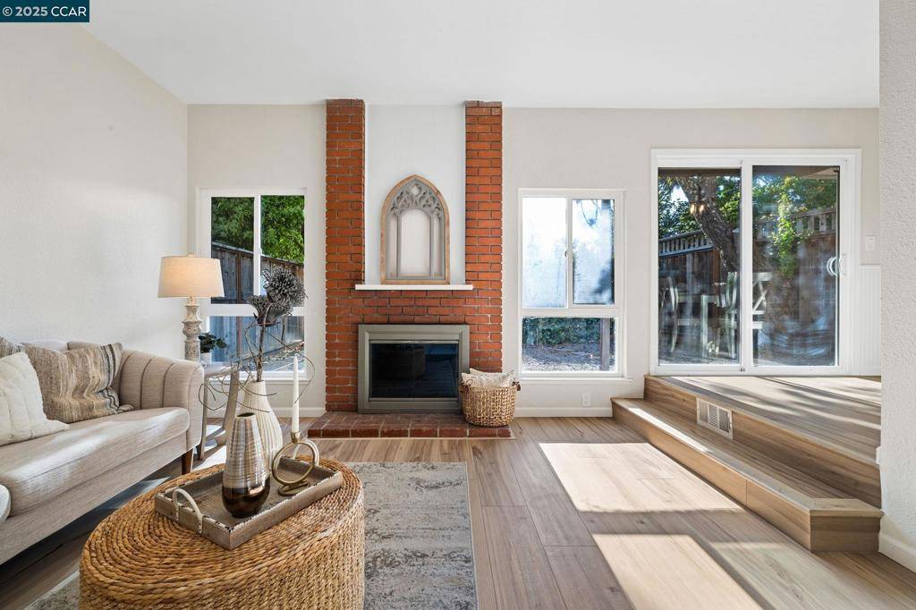 Fairfax, CA 94930,9 Glen Dr