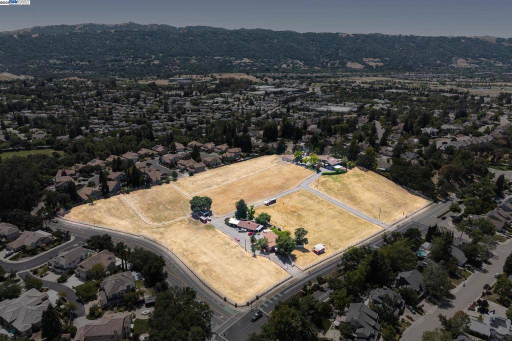 Pleasanton, CA 94566,4558 Bernal Ave