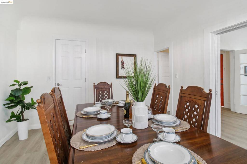 Oakland, CA 94601,2353 E 21St St