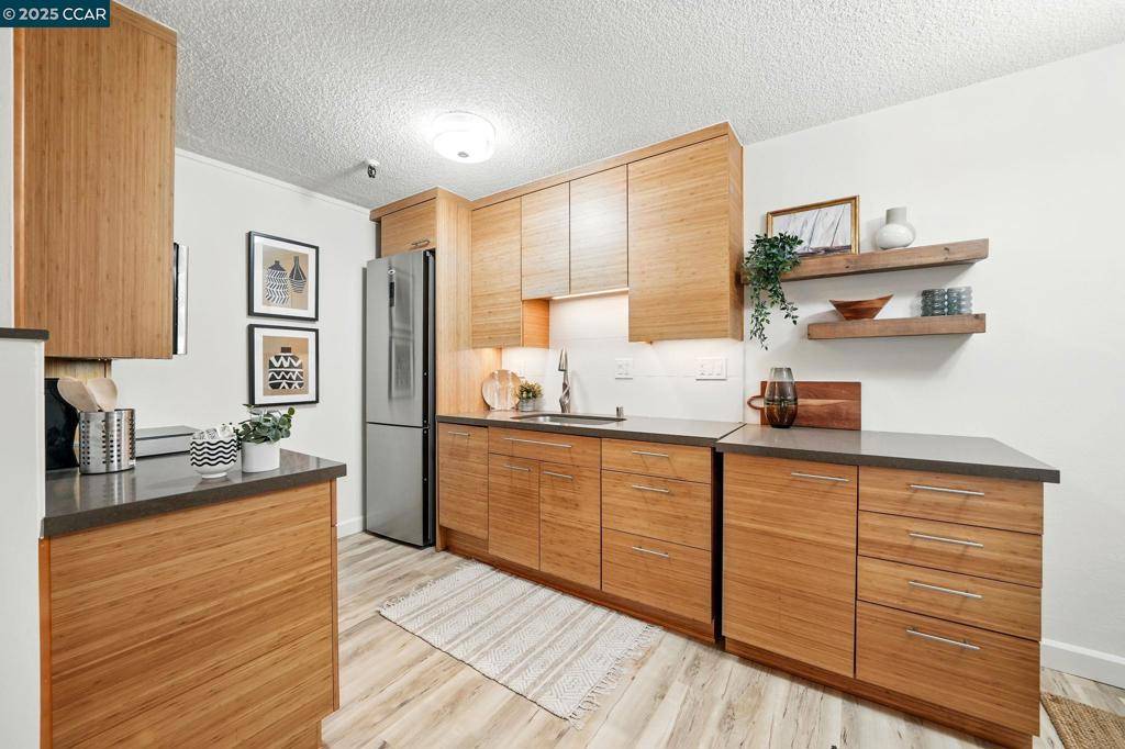 Oakland, CA 94610,325 Lenox Ave #104
