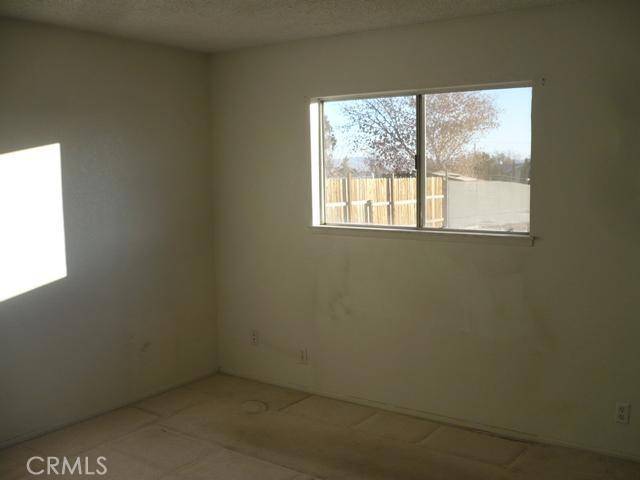 Hesperia, CA 92345,11829 8th AVE
