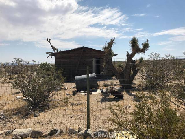 Lucerne Valley, CA,2 Joshua AVE