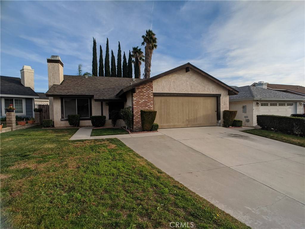 Saugus, CA 91350,27660 Caraway LN