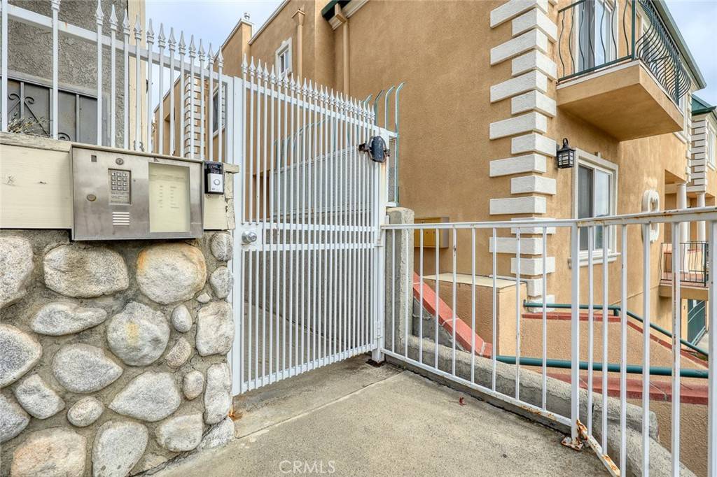 Montrose, CA 91020,2231 Montrose AVE #11