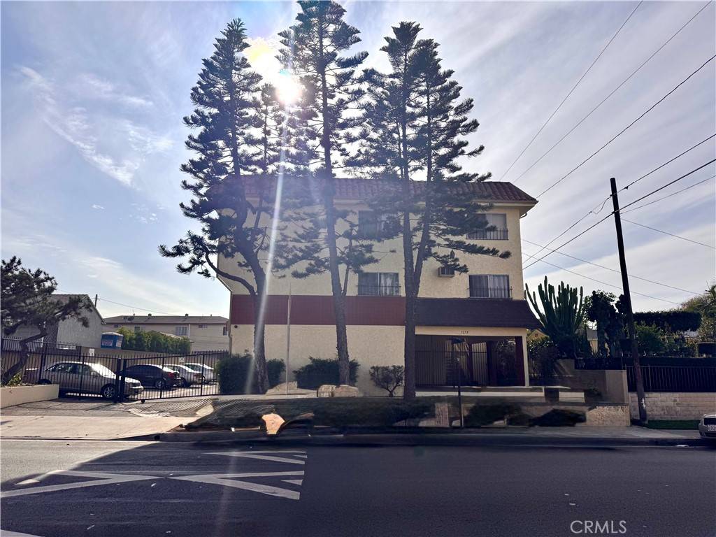 Montebello, CA 90640,1239 Beach ST