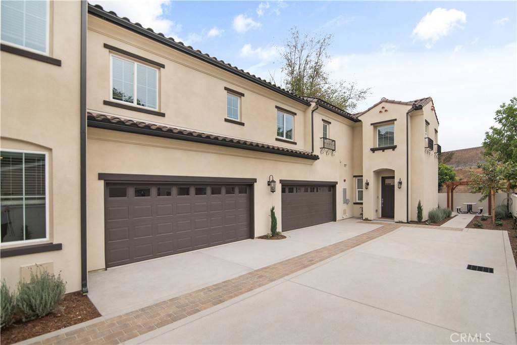 Monrovia, CA 91016,872 W Walnut AVE W #B