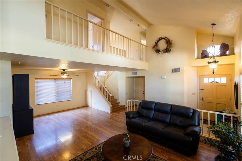 Canyon Country, CA 91387,15532 Carrousel DR