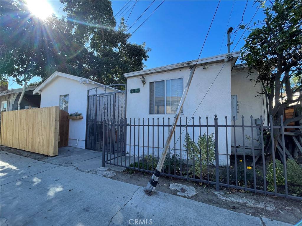 Long Beach, CA 90806,211 1/2 E Eagle Street