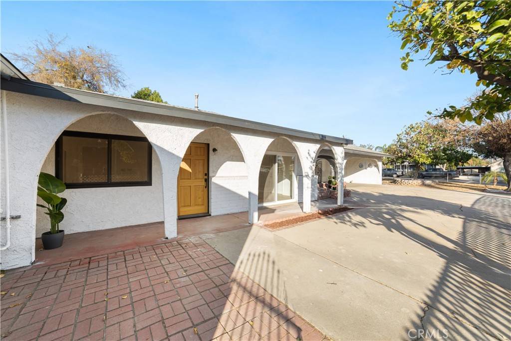 Ontario, CA 91761,932 S Bon View AVE