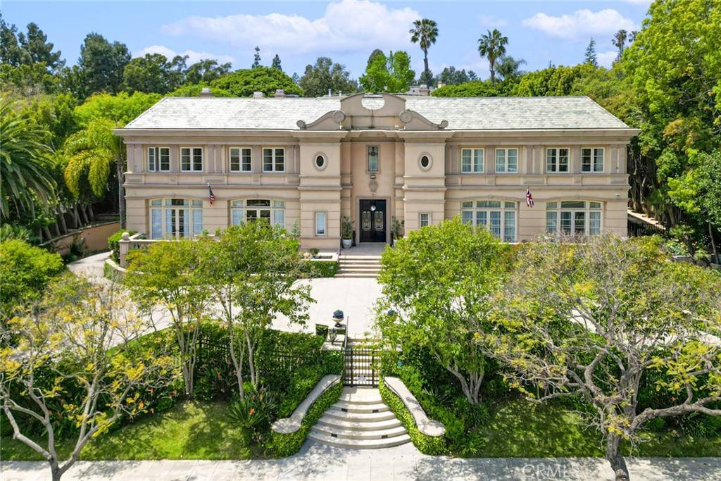 Beverly Hills, CA 90210,817 N Whittier DR